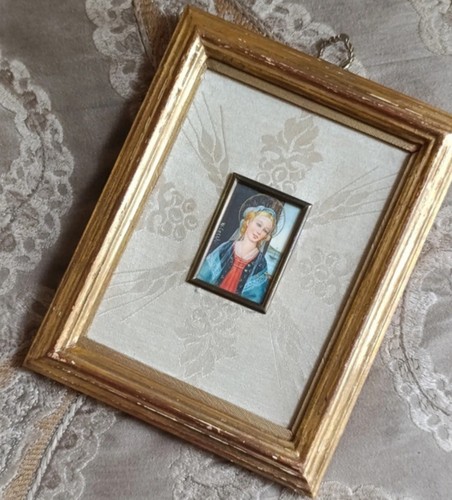 Vintage religious souvenir